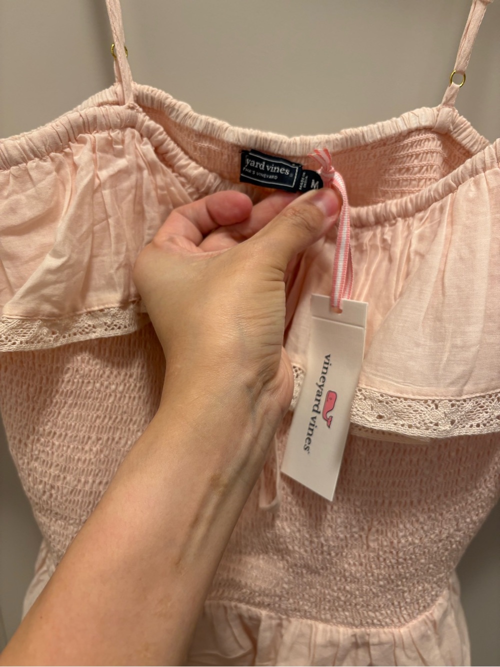Light Pink Peach Smocked Ruffle Peplum Cami Top Vineyard Vines NWT Size M - Picture 2 of 7